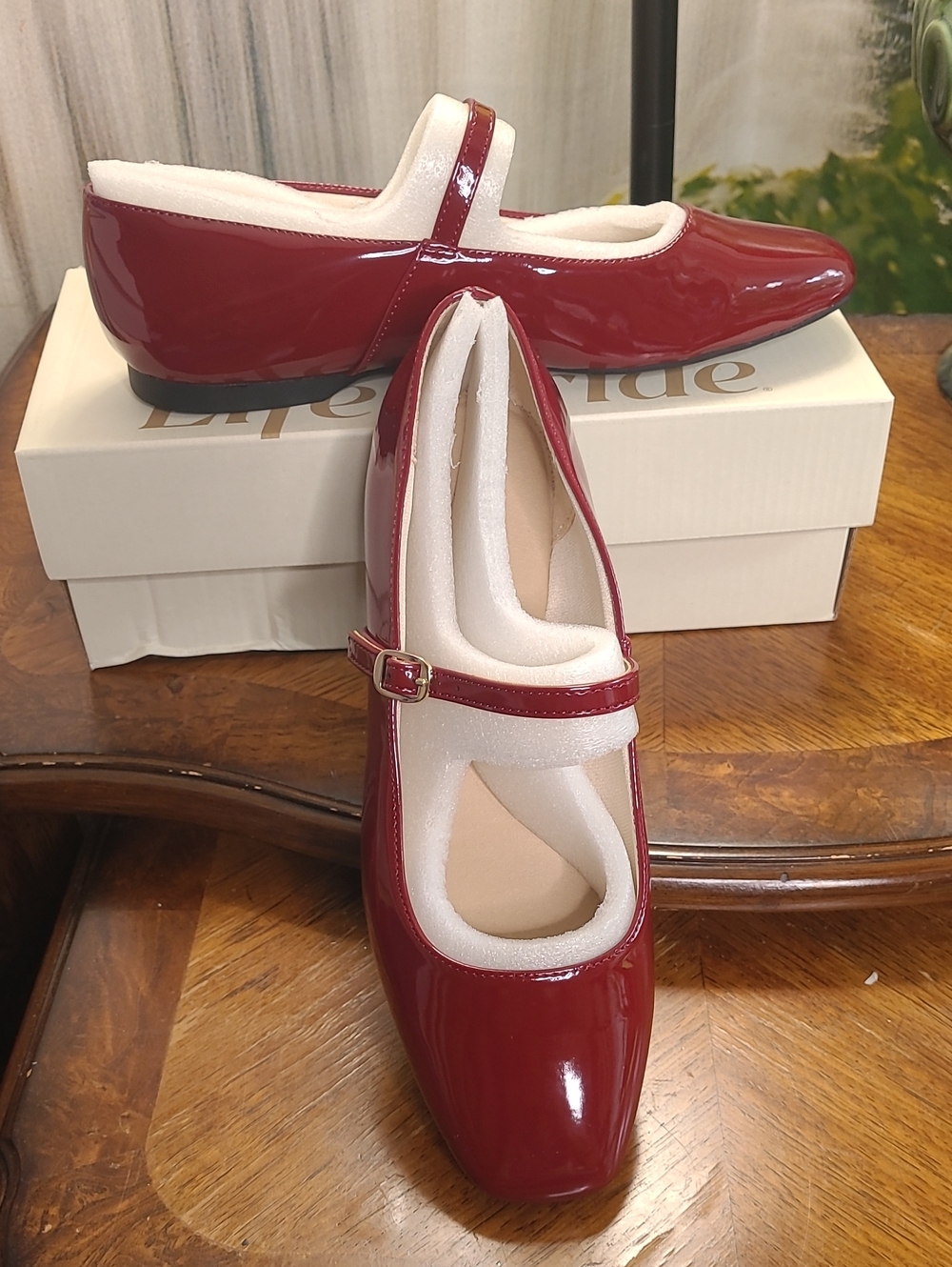 New in box! Life stride Beloved Womens 9 Dark Cherry Mary Jane Flat Dress Shoes